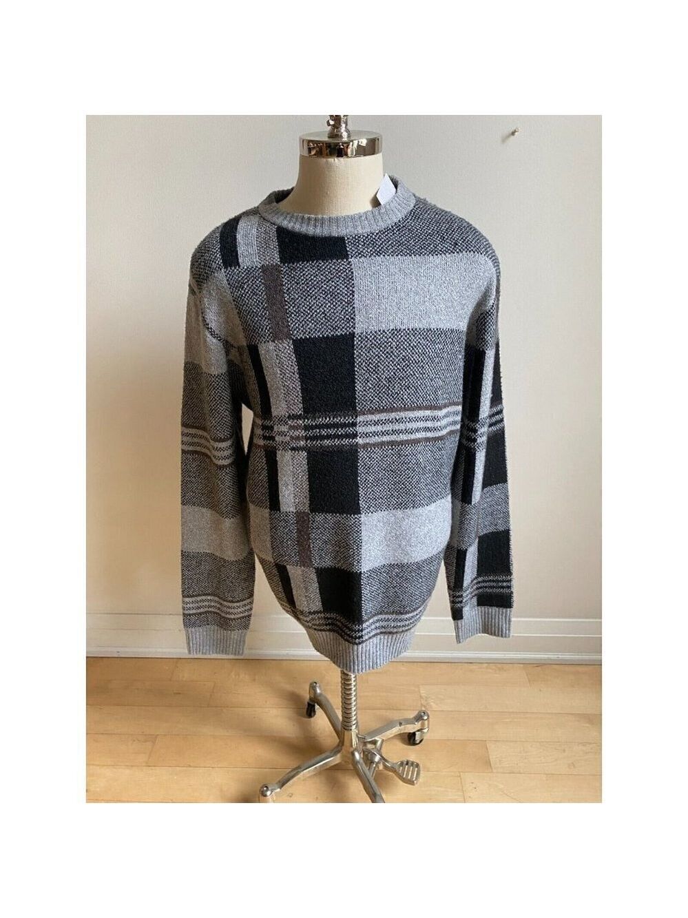 Joes Jeans BNWT crew neck plaid sweater gray New